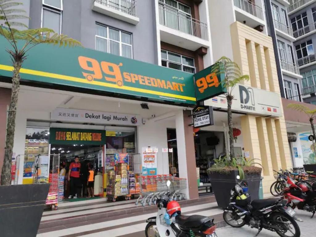 Golden Hills Pasar Malam 3 Bedroom J Louvre Apartment *