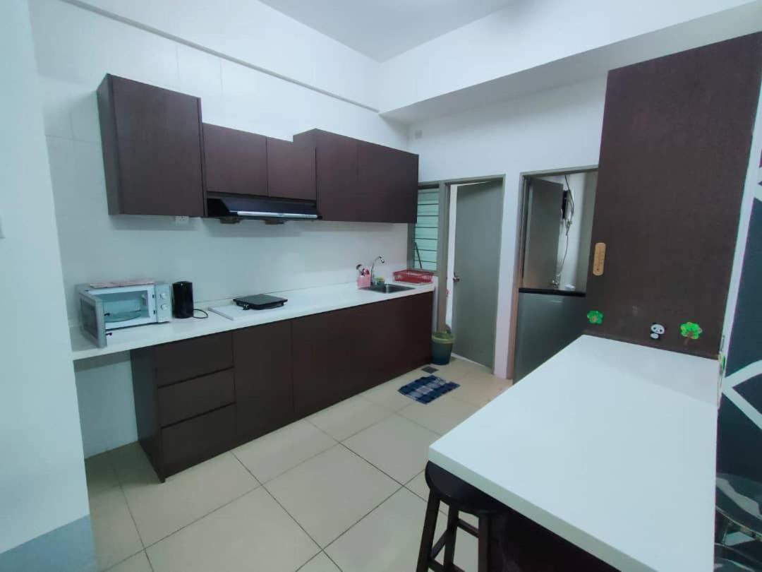 Golden Hills Pasar Malam 3 Bedroom J Louvre *